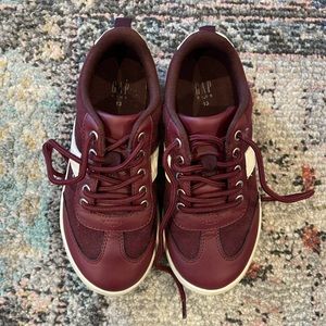 Gap little boy lace sneakers burgundy/maroon